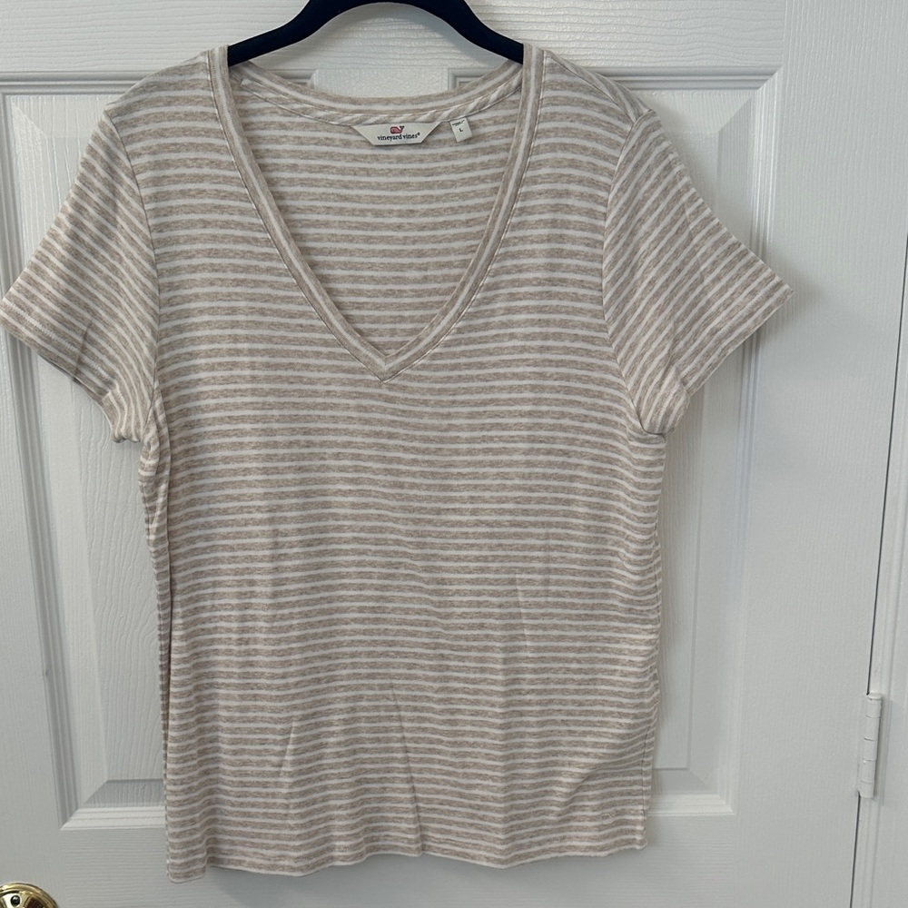 Vineyard VinesStriped V-Neck Tee - Cream and Tan Size Large